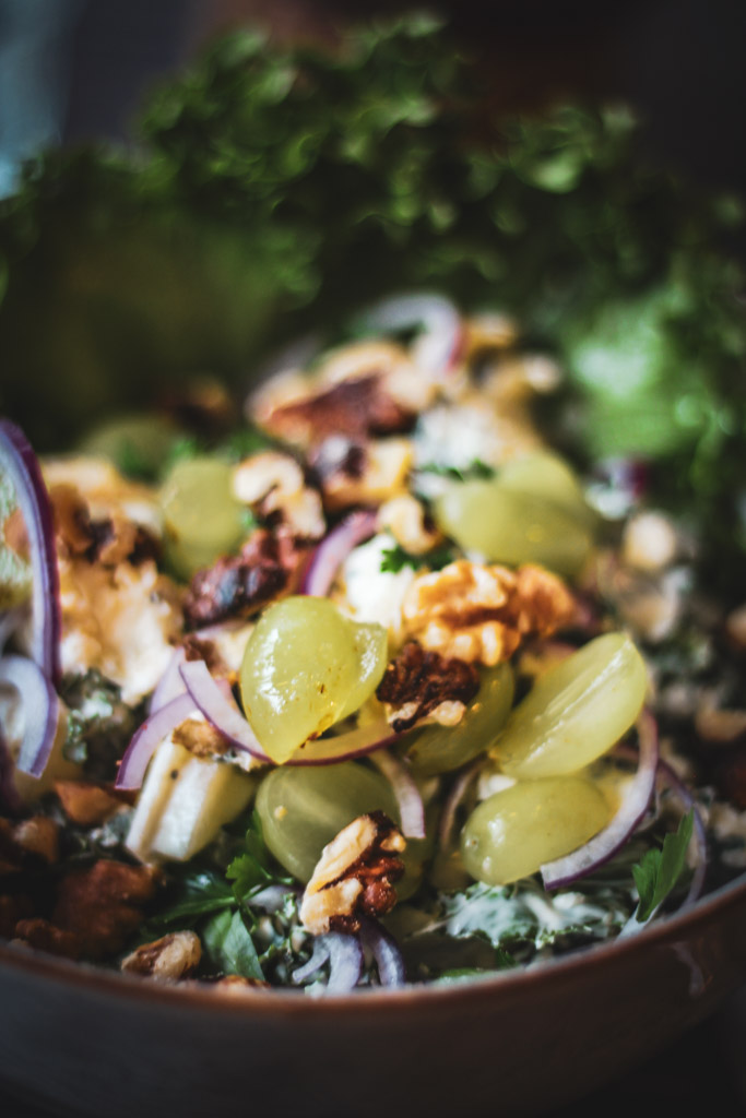 Who can take good pictures of products in Lidköping? Hej Ira takes product pictures. Salad, Café, food.