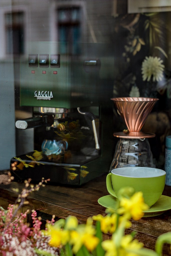 Coffee Maschine and tea shop 